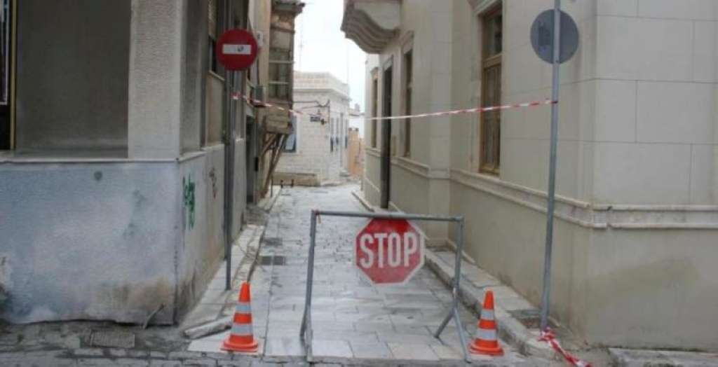 Σύρος: Απαγόρευση κυκλοφορίας των οχημάτων στην οδό Απόλλωνος