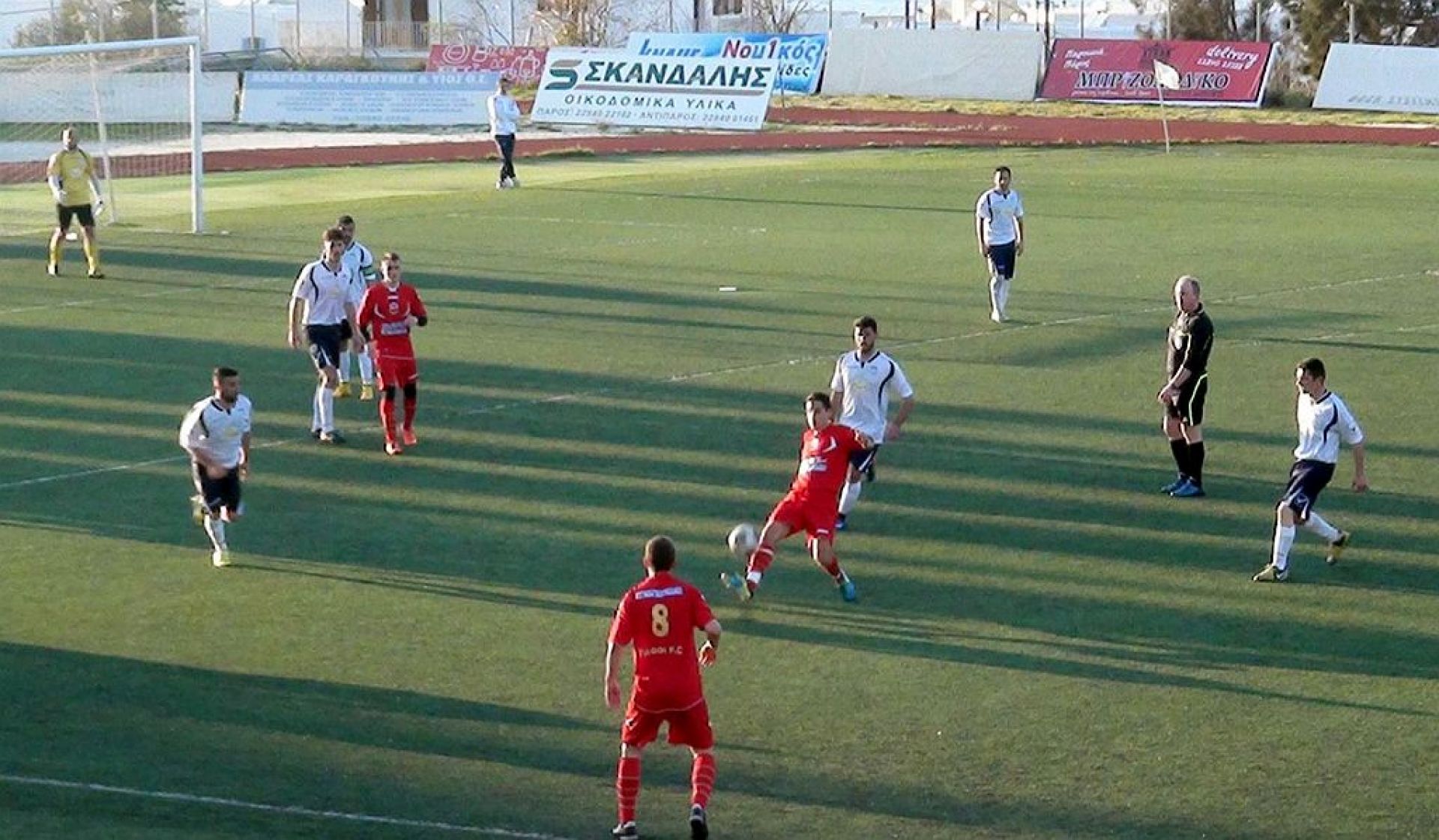 Φωτογραφία από τον τελικο Κυπέλλου στις 1 Μαρτίου του 2015, όπου οι δύο ομάδες συναντήθηκαν για τελευταία φορά