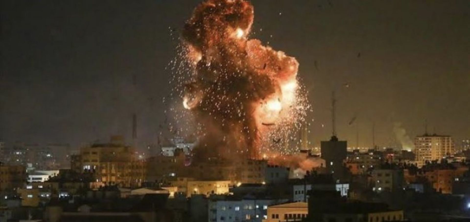 Βομβαρδισμοί του Ισραηλ στη Γάζα σε αντίποινα για επιθέσεις με εμπρηστικά μπαλόνια