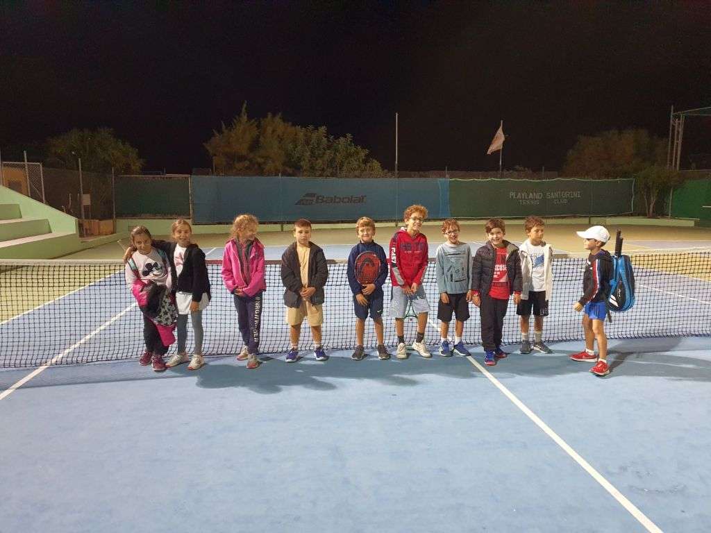 Το Νaxos Tennis Club στον Αθλητικό Πολυχώρο Playland της Σαντορίνης