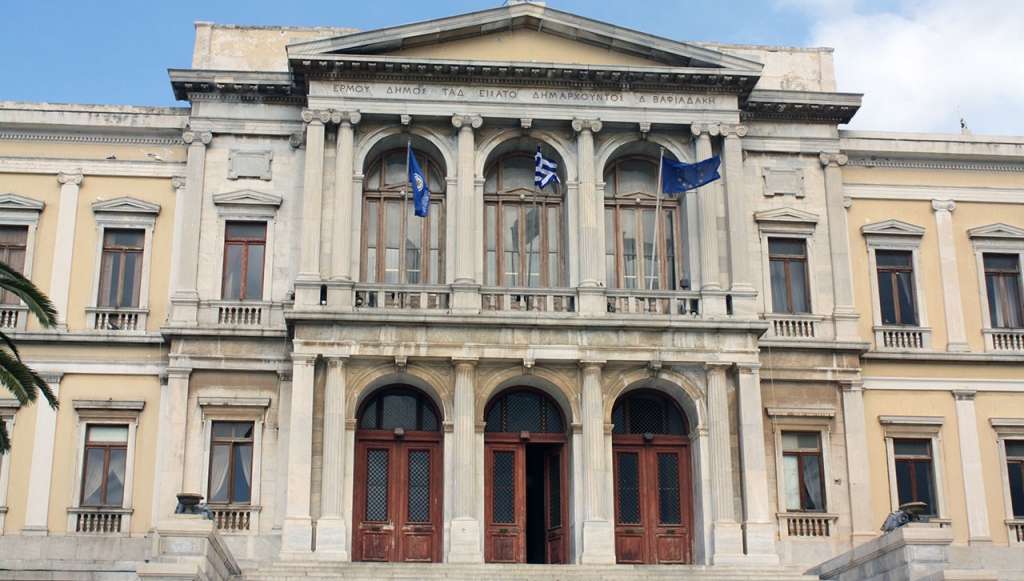 Ο Δήμος Σύρου – Ερμούπολης για τα Επικινδύνως Ετοιμόρροπα Κτίρια