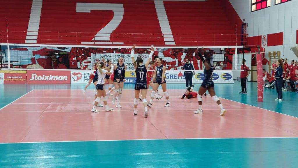 Volley League Γυναικών: Ήττα του ΑΟ Θήρας από τον Ολυμπιακό - Στην 5η θέση της κανονικής διάρκειας η ομάδα της Σαντορίνης
