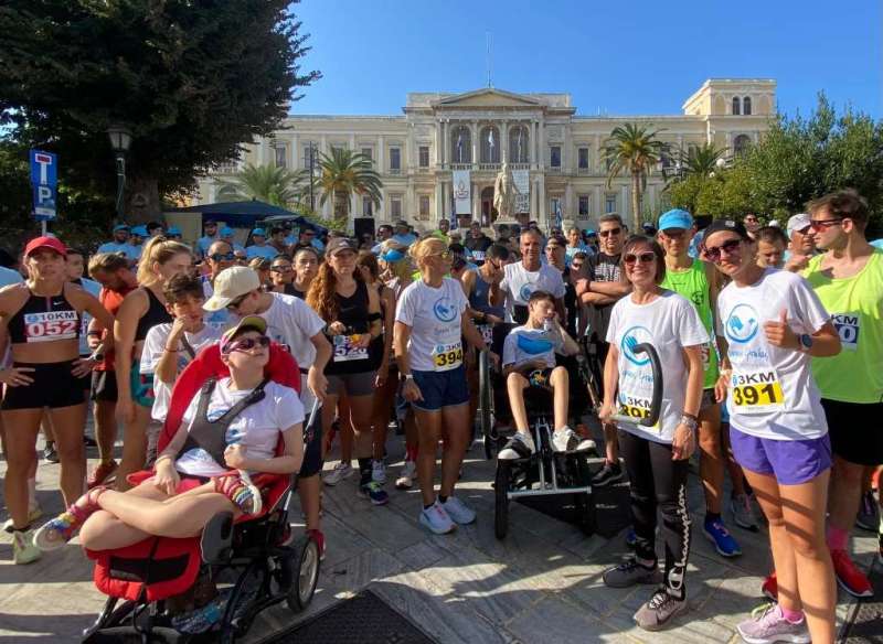Syros Run 2022: Πάνω από 500 αθλητές έτρεξαν στους δρόμους της Ερμούπολης