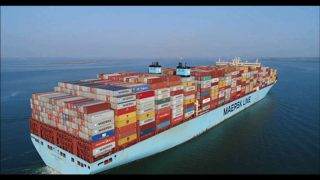 Maersk: Απολύει 2.000 εργαζόμενους
